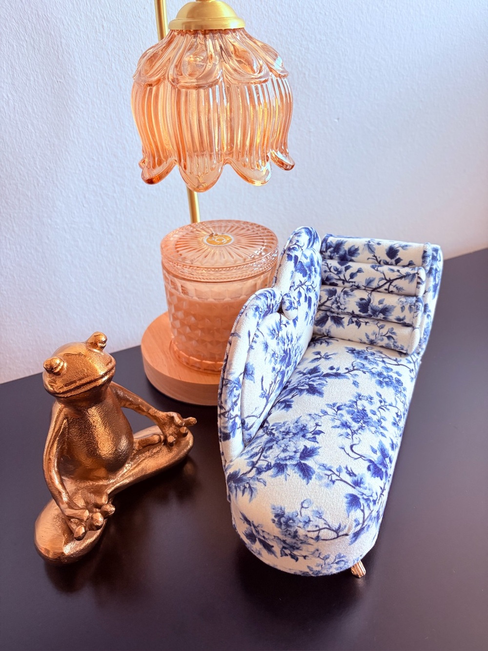 🩷🩷Blue Floral Mini Chaise Sofa Accent - Jewelry box 🩷🩷 - Picture 5 of 7